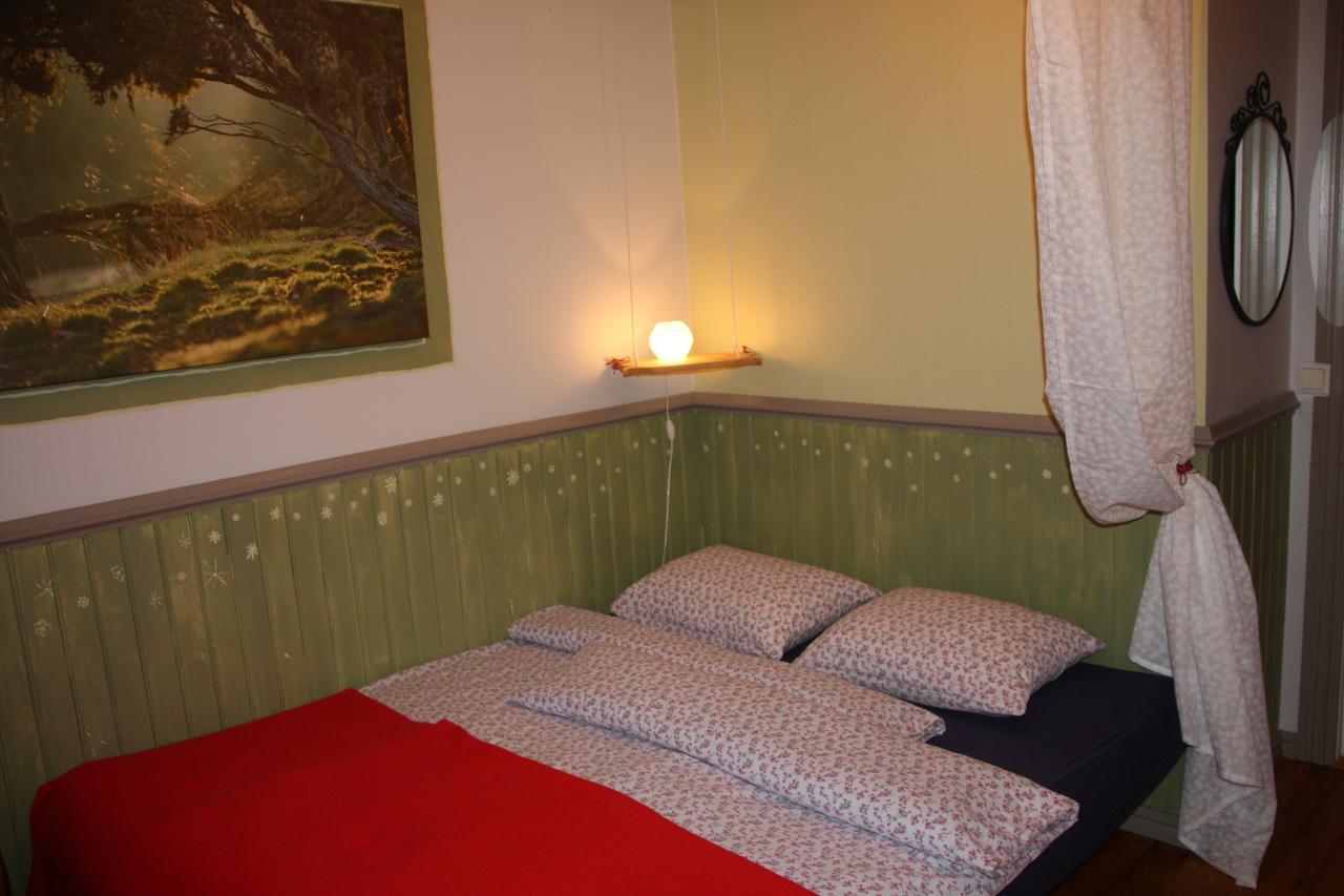Julia'S Guesthouse B&B Hnaus Exteriér fotografie
